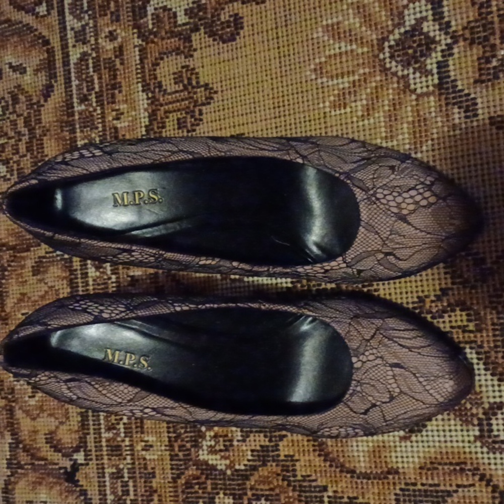 A pair of M.P.S.  🧚🧚 size 39